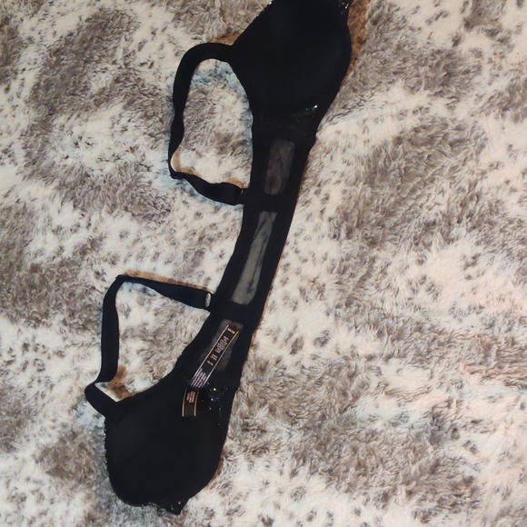 Victoria's Secret Very Sexy Front Close Push Up - Picture 2 of 5